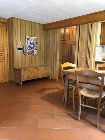 Flora Alpina Apartments-Residenza Verdebjo Gressoney-Saint-Jean Bilik gambar